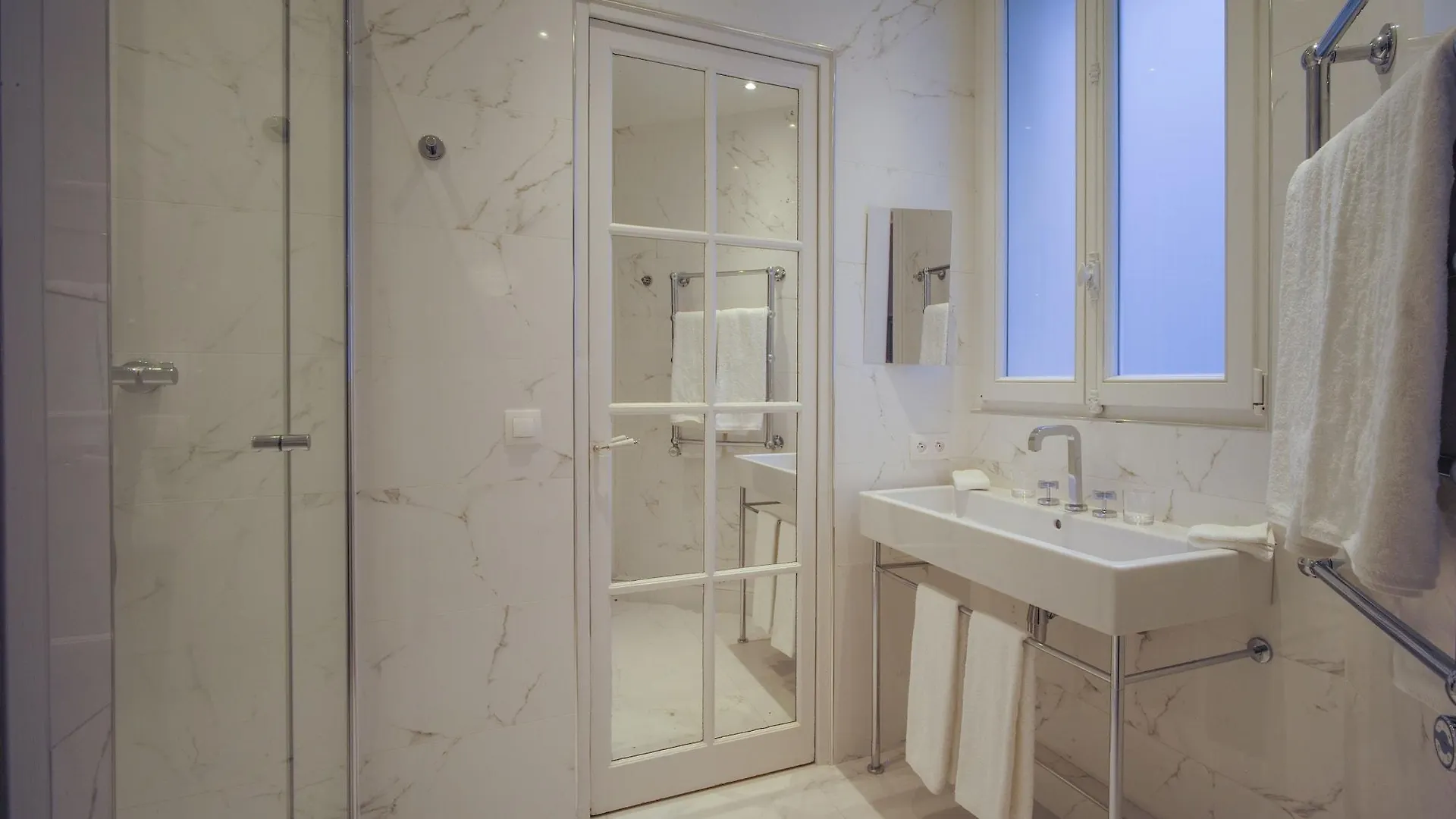 Relais12bis By Eiffel Tower