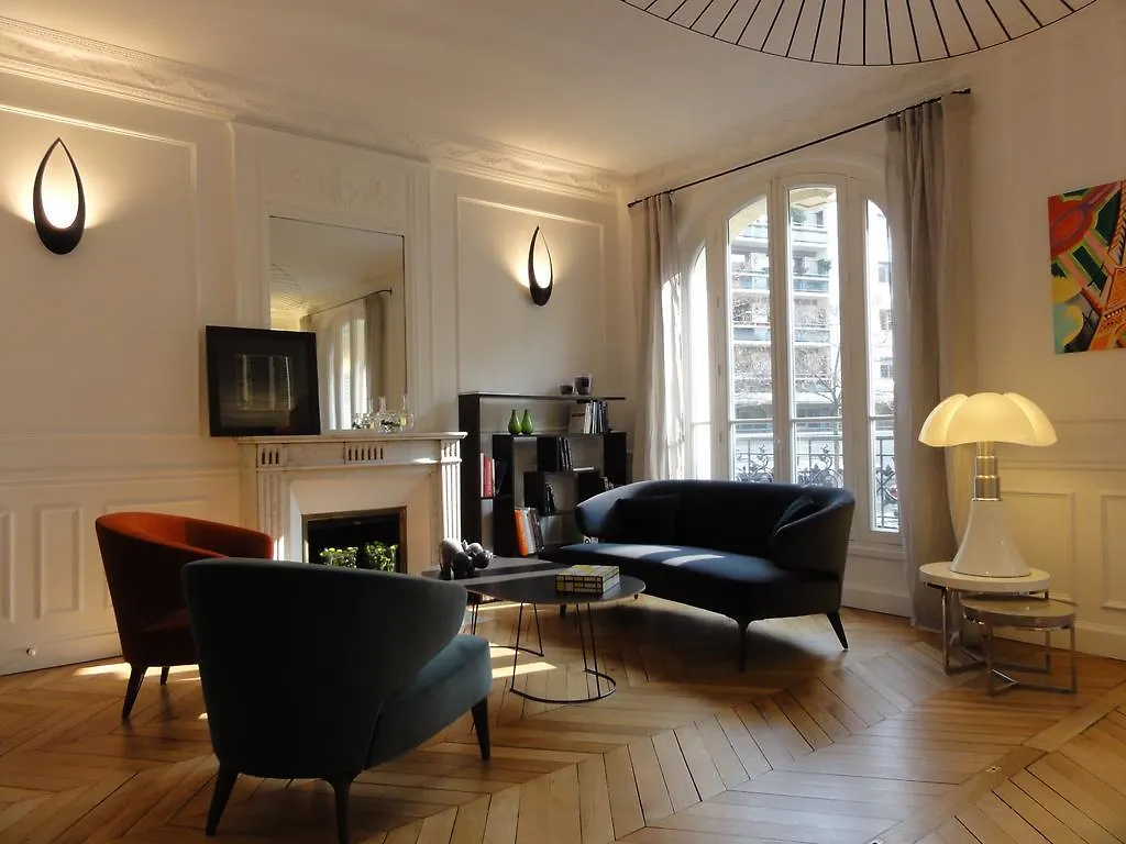 Relais12bis By Eiffel Tower Bed & Breakfast