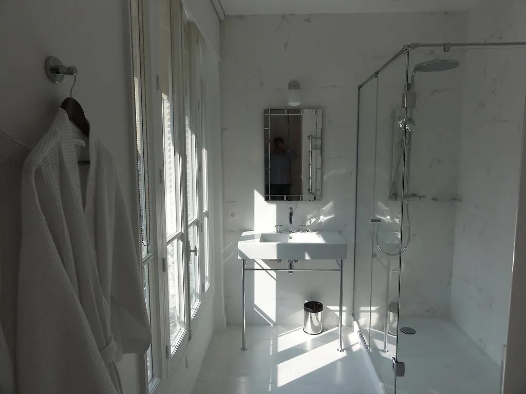Relais12bis By Eiffel Tower Bed & Breakfast 3*