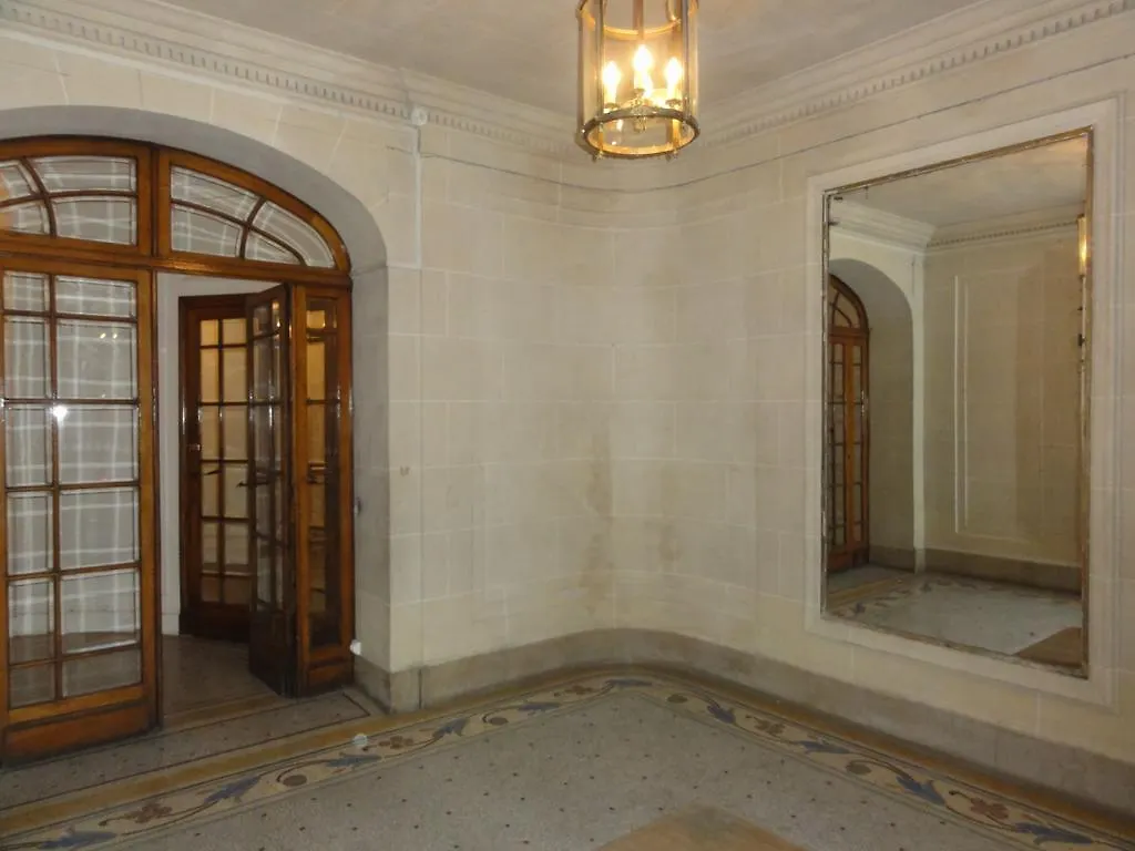 Bed & Breakfast Relais12bis By Eiffel Tower 3*